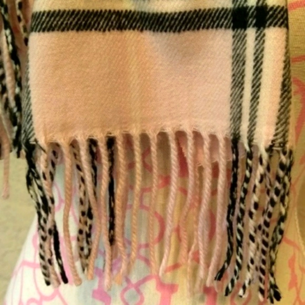 Cashmere feel Scarf pink black white NEW - Picture 2 of 5